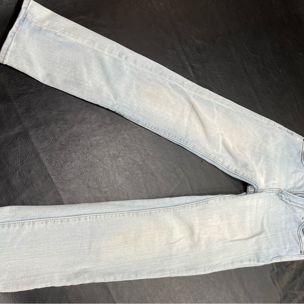 Old Navy, never worn light blue skinny jeans
